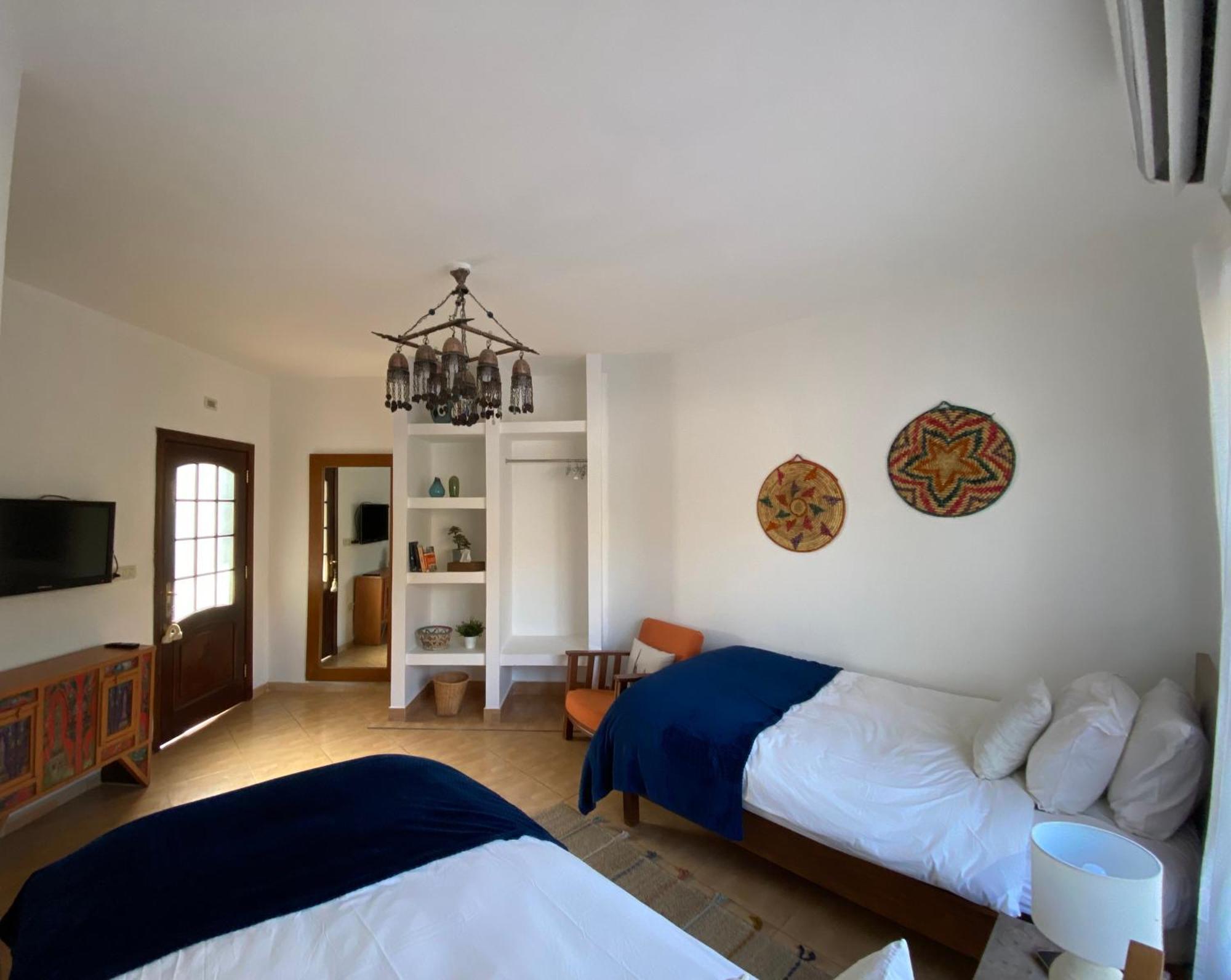 The Precious Guesthouse Sweimeh Экстерьер фото