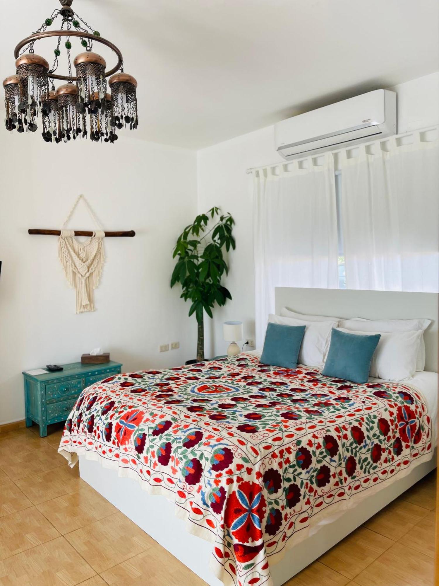 The Precious Guesthouse Sweimeh Экстерьер фото